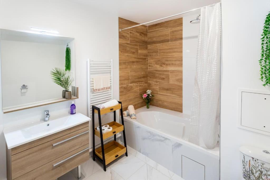 Peter Pan Lodge - 15Min Walk To Disney Chessy  Bagian luar foto